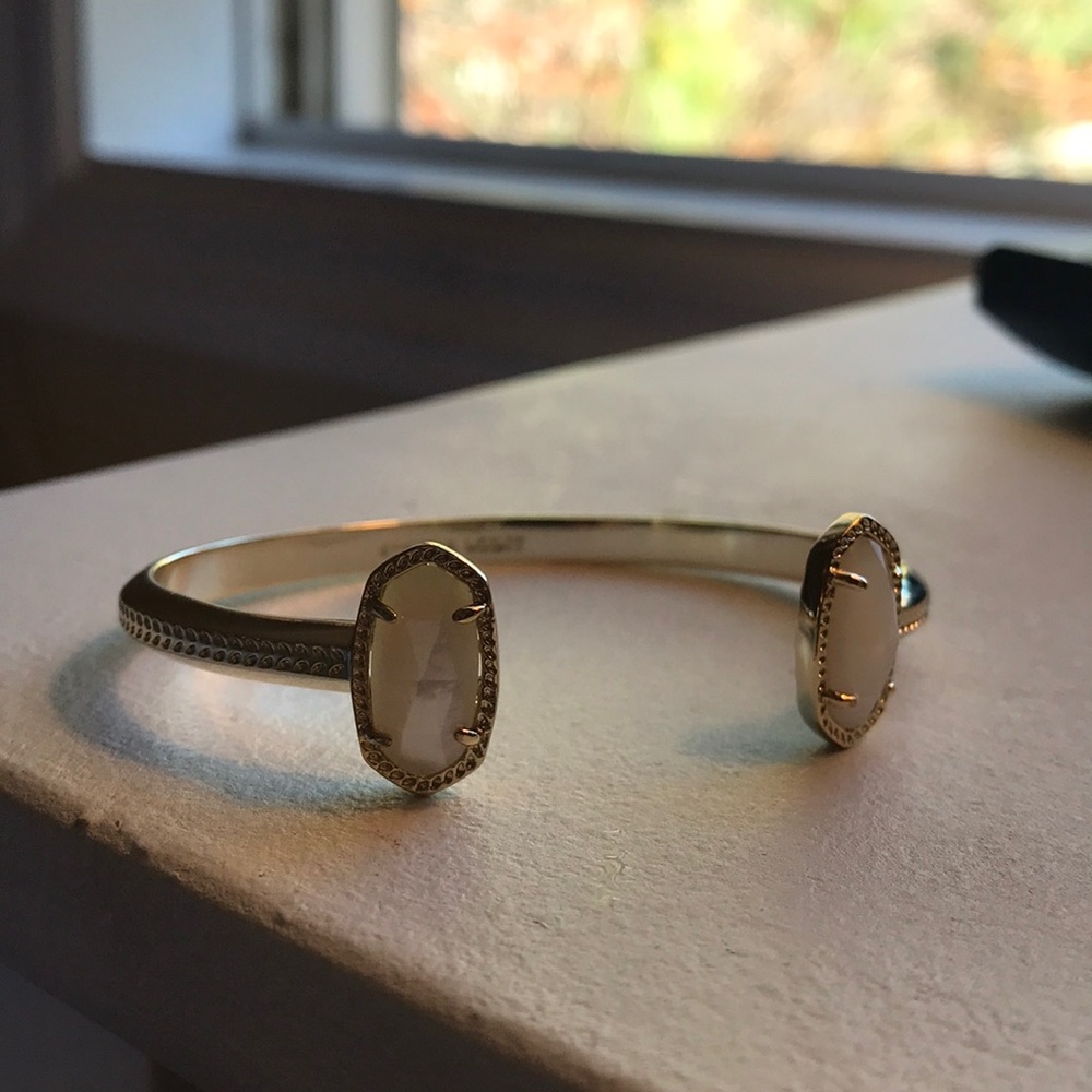Kendra Scott bracelet